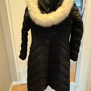 Laundry By Shelli Segal Quilted Black Puffer Jacket with White Faux Fur Trim